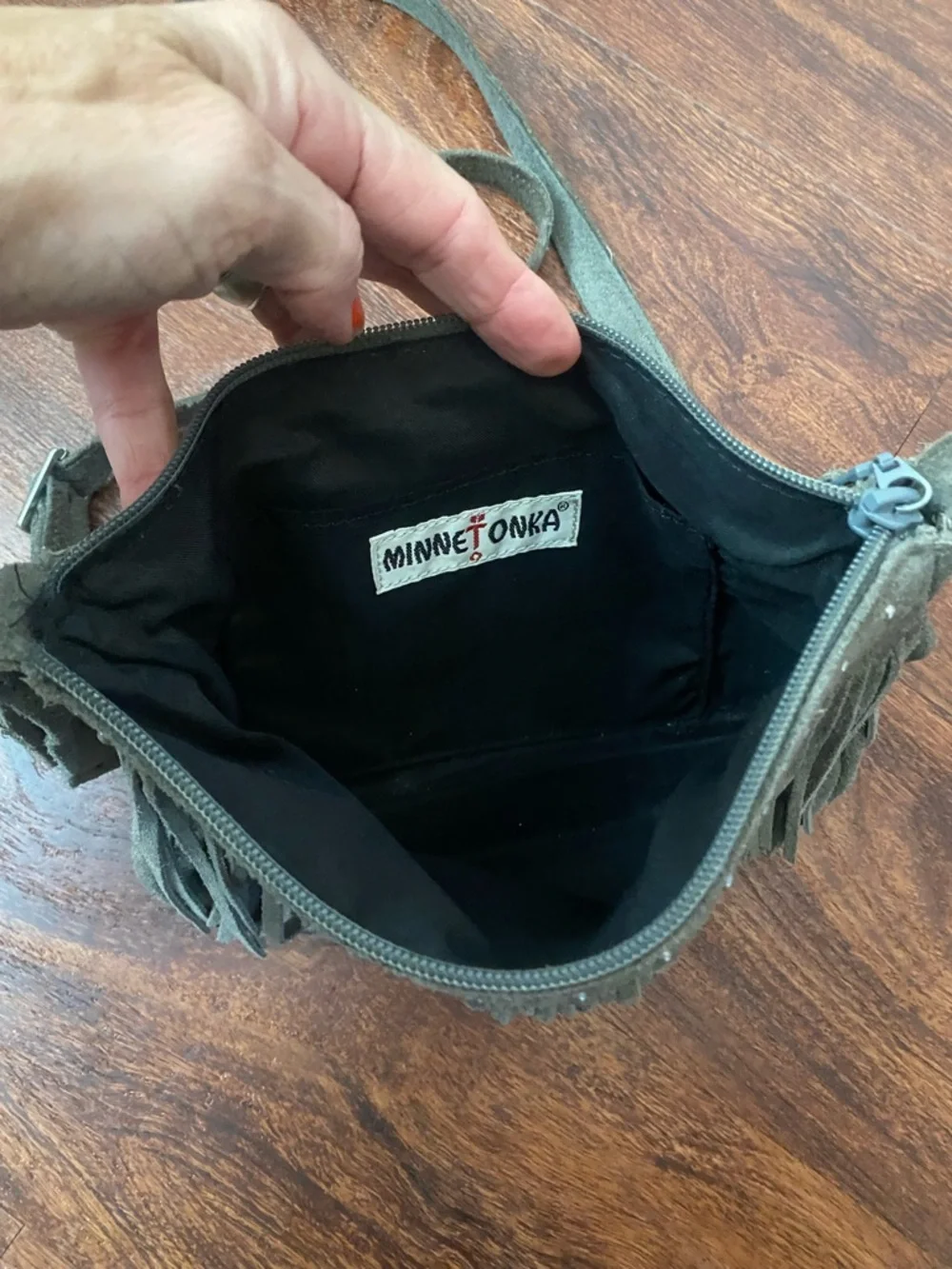 Gray Minnetonka fringe shoulder bag/purse! - Picture 3 of 8